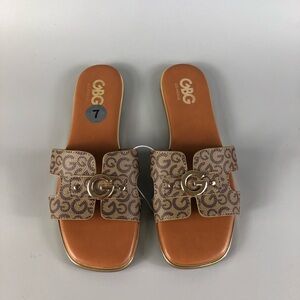 GBG Los Angeles Tan Slide Sandals with Gold Accents Size 7